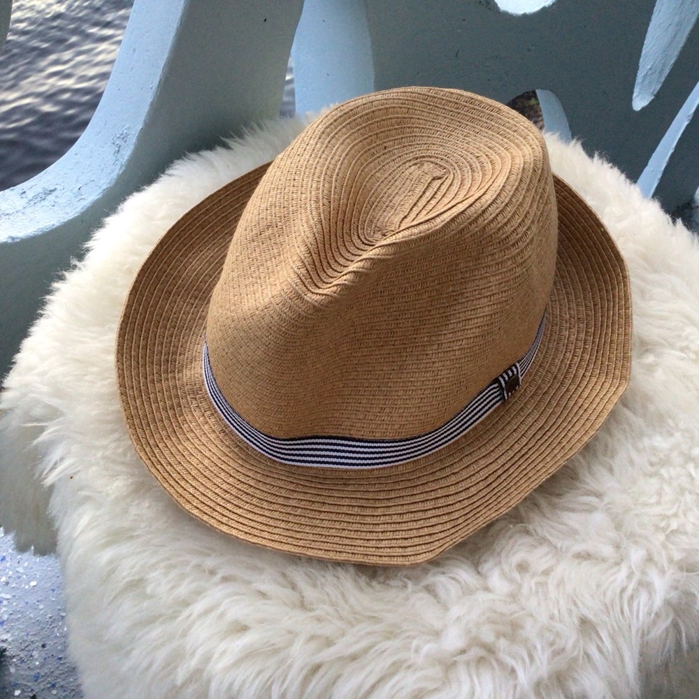 Wallaroo Classic Tan Straw Fedora with Striped Band - Women
